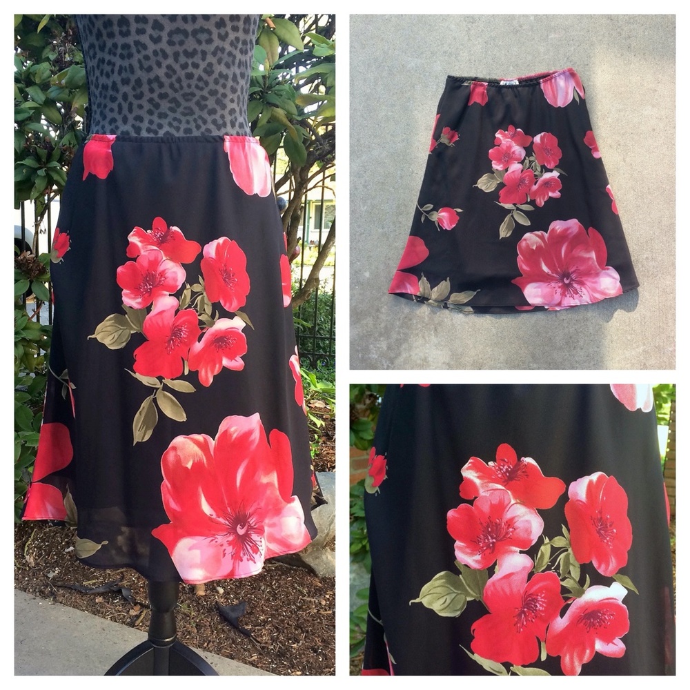J.W. Treci Black & Red Floral Knee Length Skirt